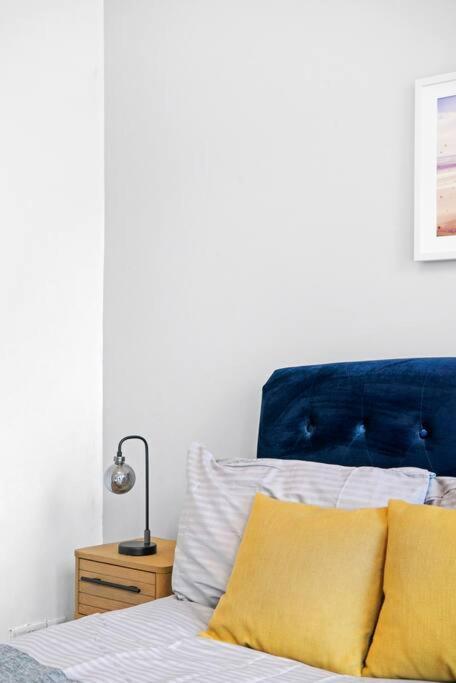 Bright 2 Bed Perfect Central Hub Лондон Екстериор снимка