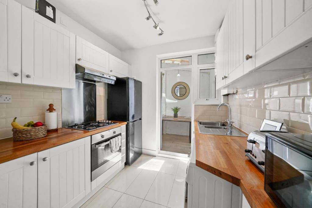 Bright 2 Bed Perfect Central Hub Лондон Екстериор снимка